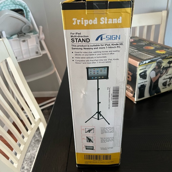 Tripod with carrying case - Picture 4 of 5